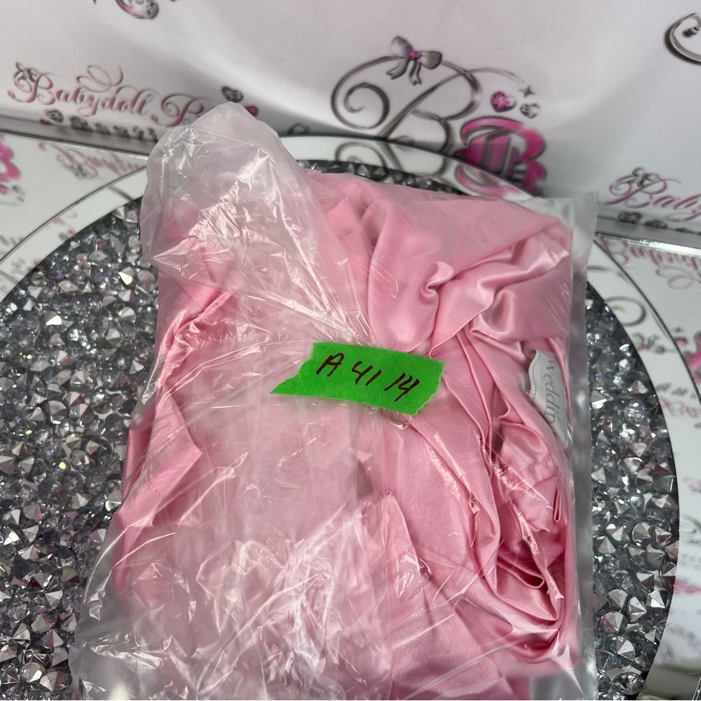 Elegant Pink Satin Women's Robe - Picture 10 of 10